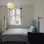 Lovely 1 Bed Room Private Room Close To Norreport