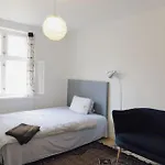 Lovely 1 Bed Room Private Room Close To Norreport